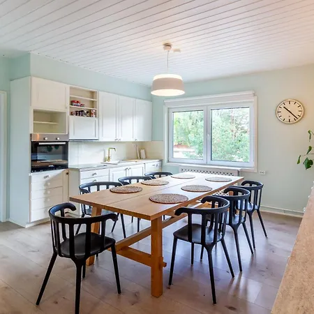 Gunnarsstrand Surf House