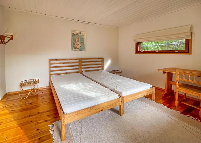 Gunnarsstrand Surf House *