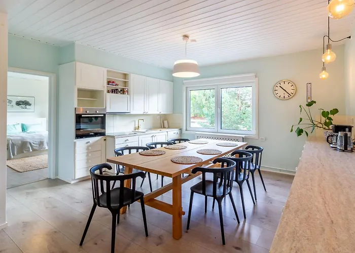 Gunnarsstrand Surf House